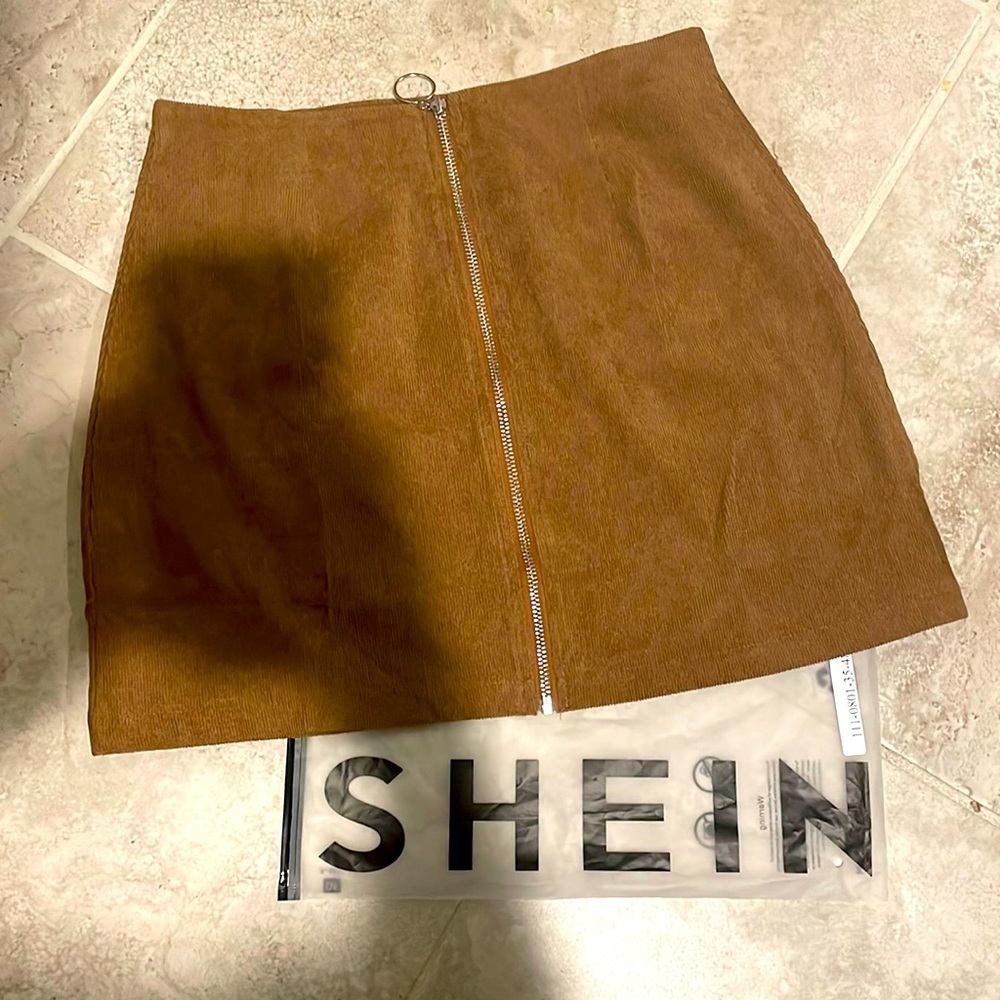 Brand new brown “corduroy” front zip skirt